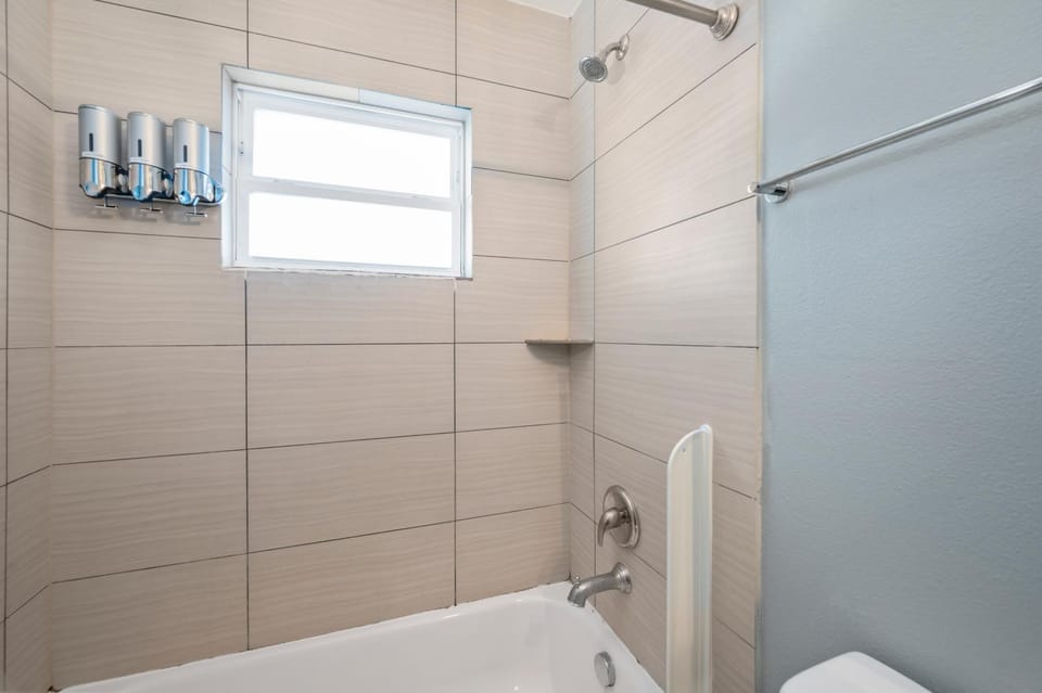 Chic Comfort Near Houston Hotspots Apartment in Houston