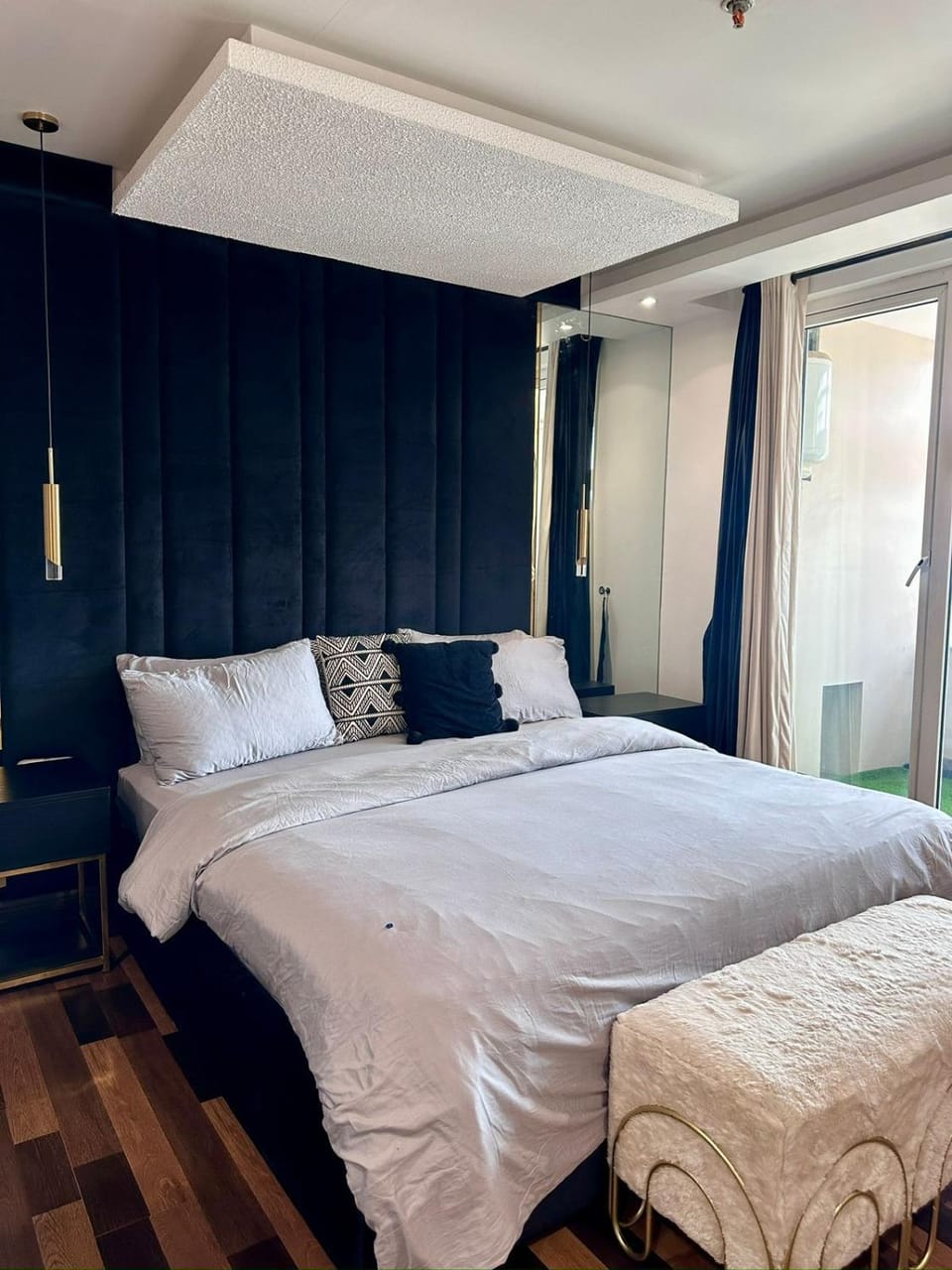 Photo of the whole room