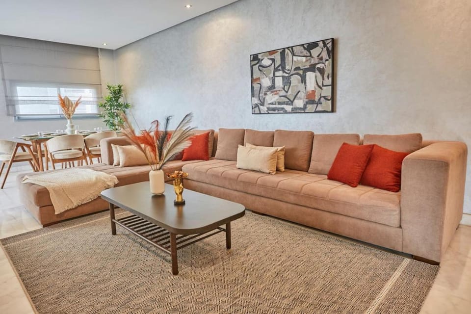 Luxury 3 Bedroom Getaway in Bouskouras Finest Apartment in Casablanca-Settat