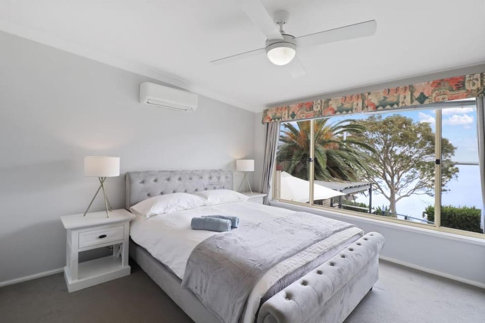 Bed, Bedroom, air conditioner