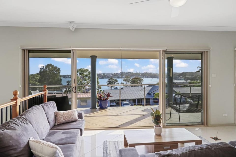 Living room, Lake view