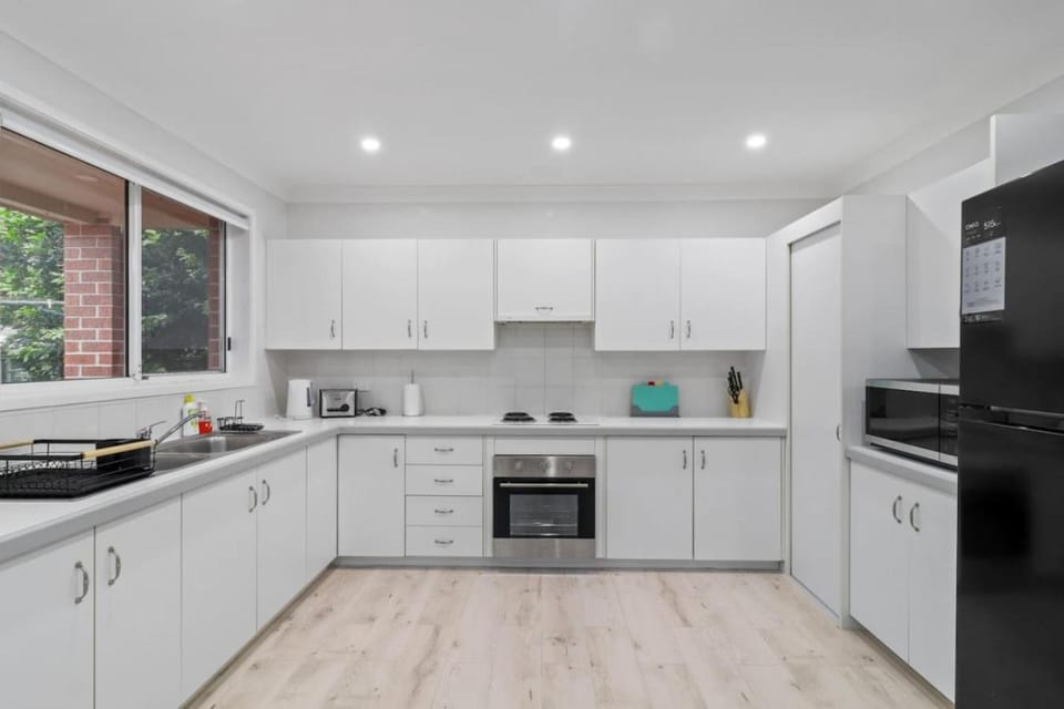 Kitchen or kitchenette, oven