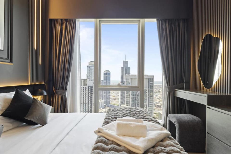 Bed, TV and multimedia, Bedroom, City view, towels