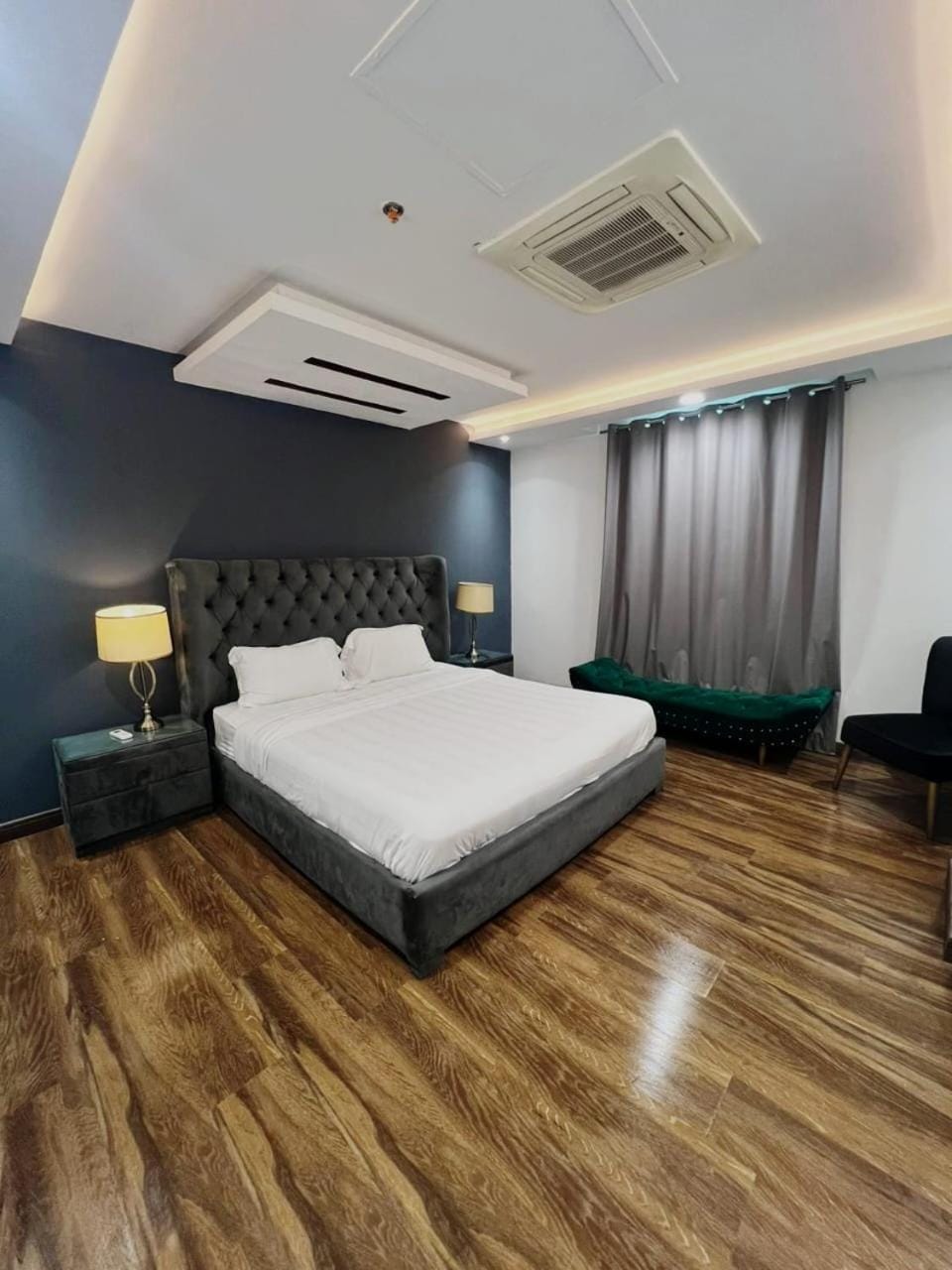 Photo of the whole room