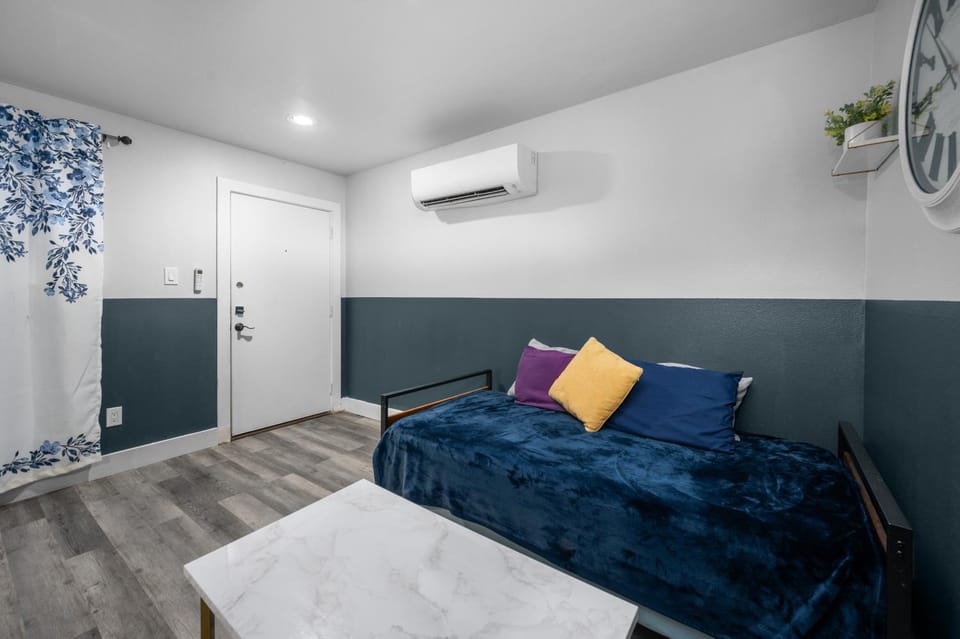 Quirky 1BR Near NRG Stadium & Medical Center Apartment in Houston