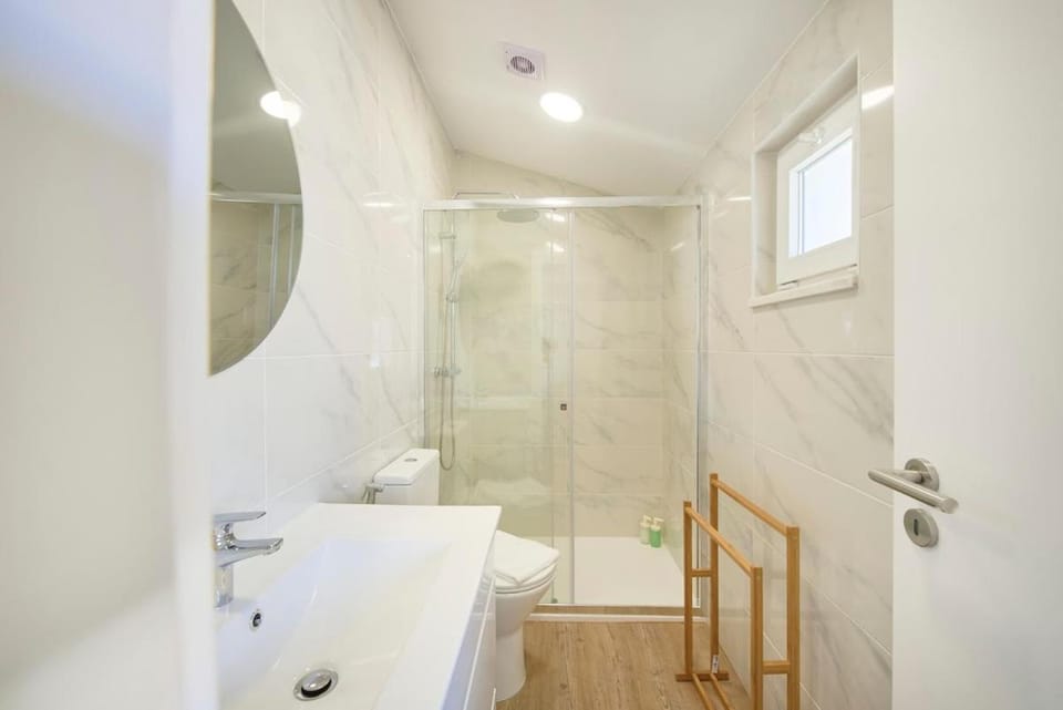 Beachside Deluxe Terrace Apts, by TimeCooler Apartment in Costa da Caparica