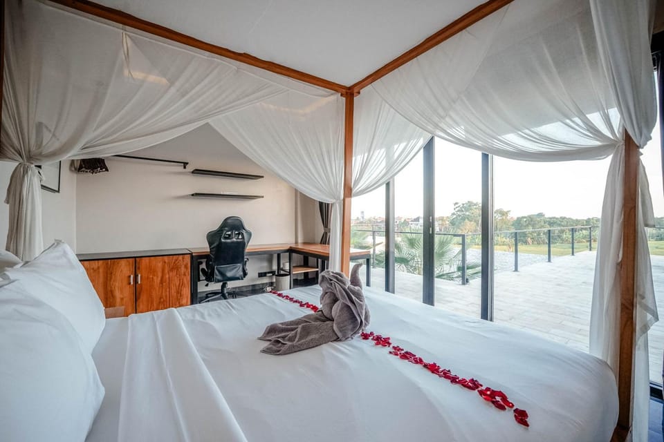 Villa MJ Modern Luxe 4BR with Big Pool & Rooftop Apartment in North Kuta