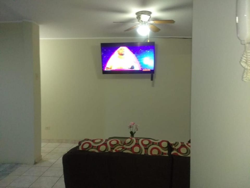 Angelica's House 2BR Apt Near Airport Lima WiFi Apartment in Los Olivos