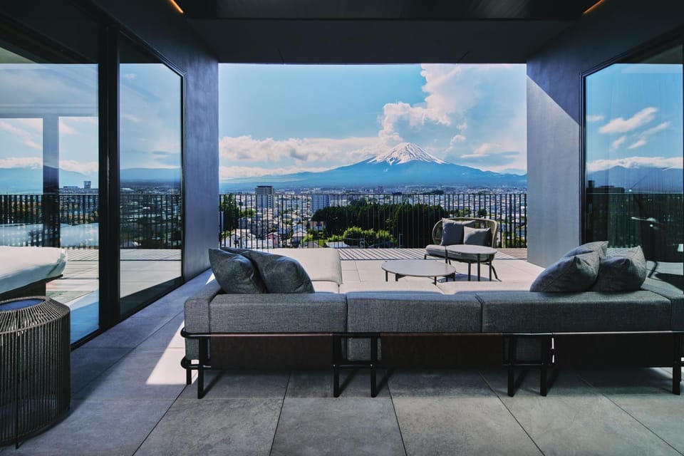 View (from property/room), Balcony/Terrace, Mountain view