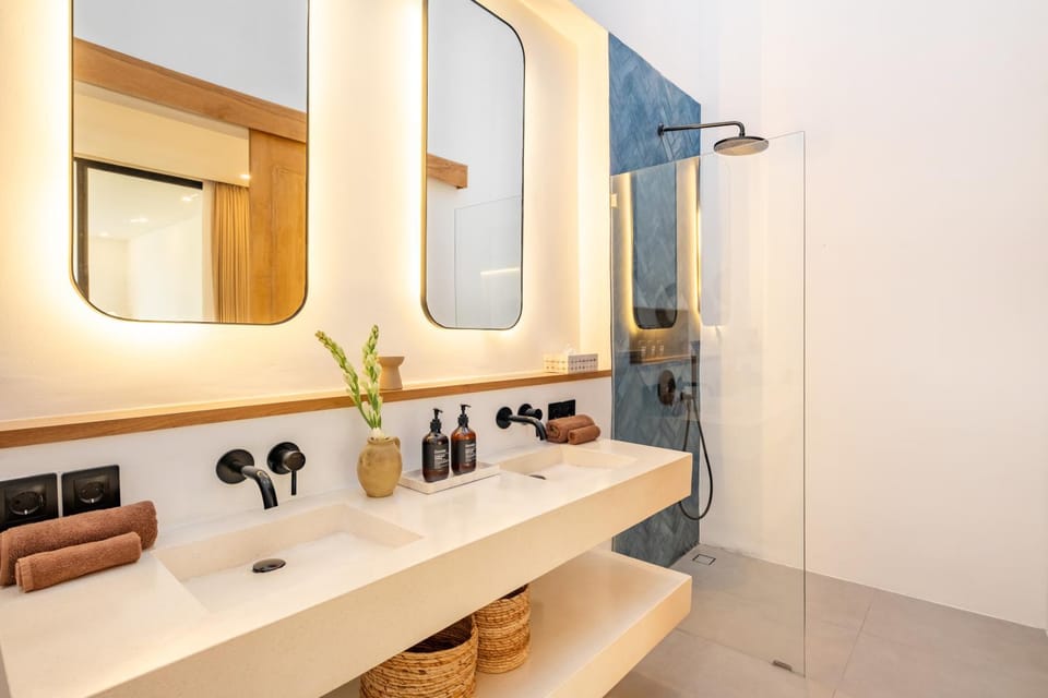 Shower, Bathroom, towels