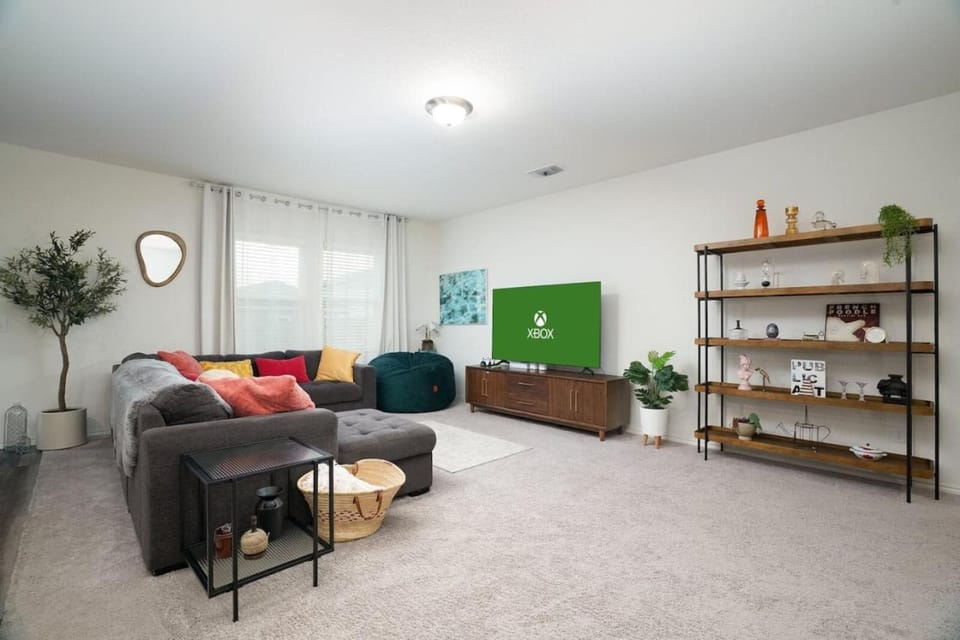 Rare Find Sleeps 13 Family Fun House in San Antonio