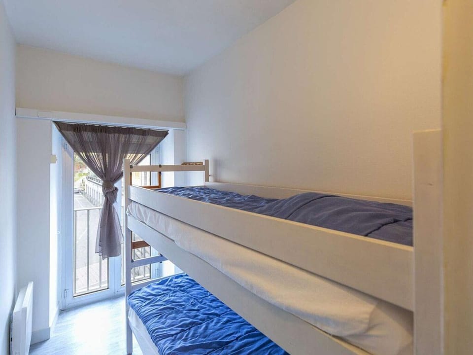 Appartement T2bis 4-6 pers, proche centre thermal et centre-ville, Cauterets - FR-1-234-335 Apartment in Cauterets