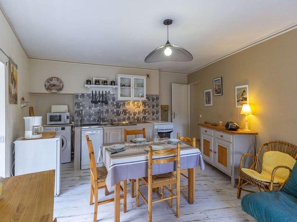 Appartement T2bis 4-6 pers, proche centre thermal et centre-ville, Cauterets - FR-1-234-335 Apartment in Cauterets