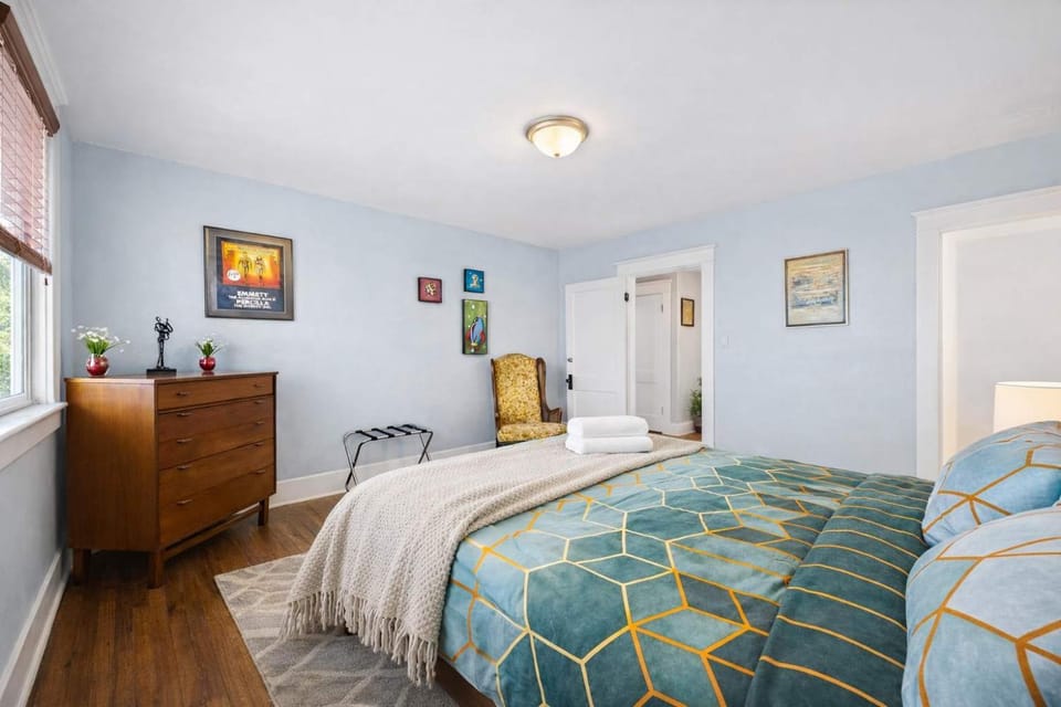 Rock & Roll Retreat in the Heart of Louisville Apartment in Louisville