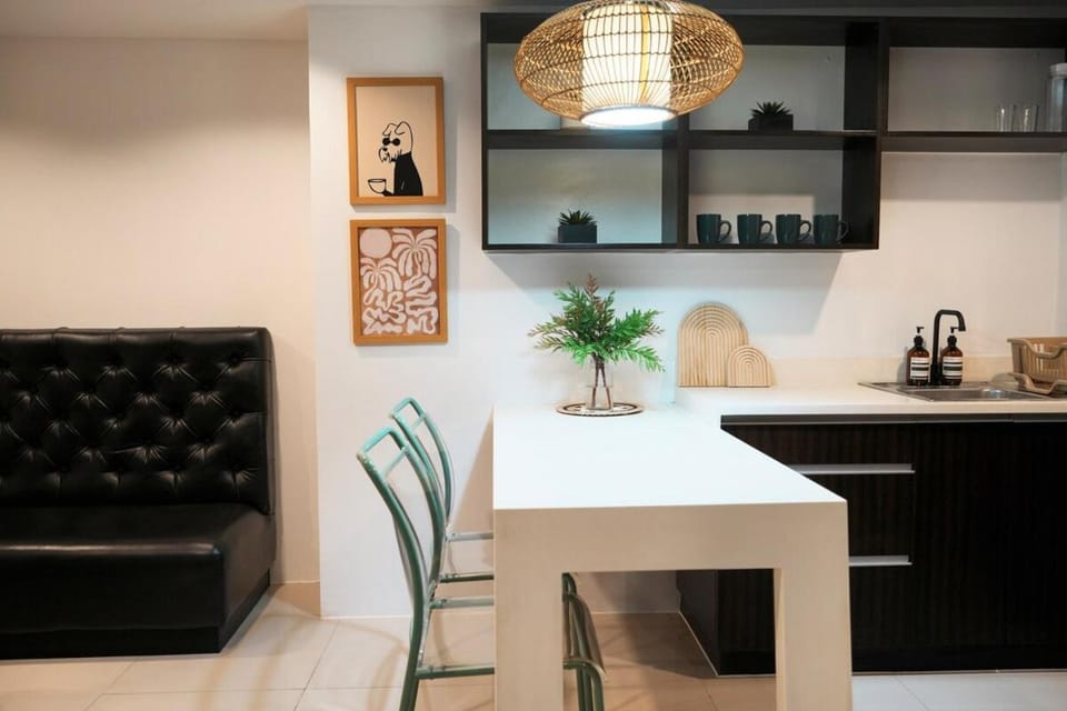 Artsy Central Loft 1BR, 24-7Concierge, Balcony Apartment in Lapu-Lapu City