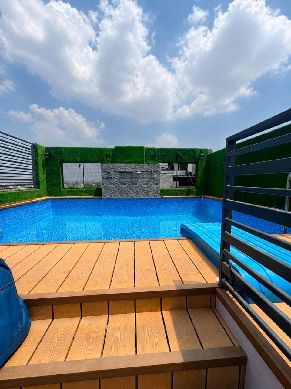 Day, Pool view, Swimming pool, sunbed