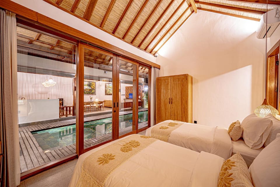 Bed, Bedroom, Pool view, Swimming pool