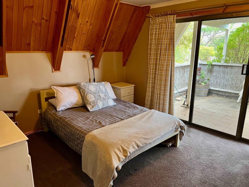 The Summer House - Pet friendly outside House in Robe