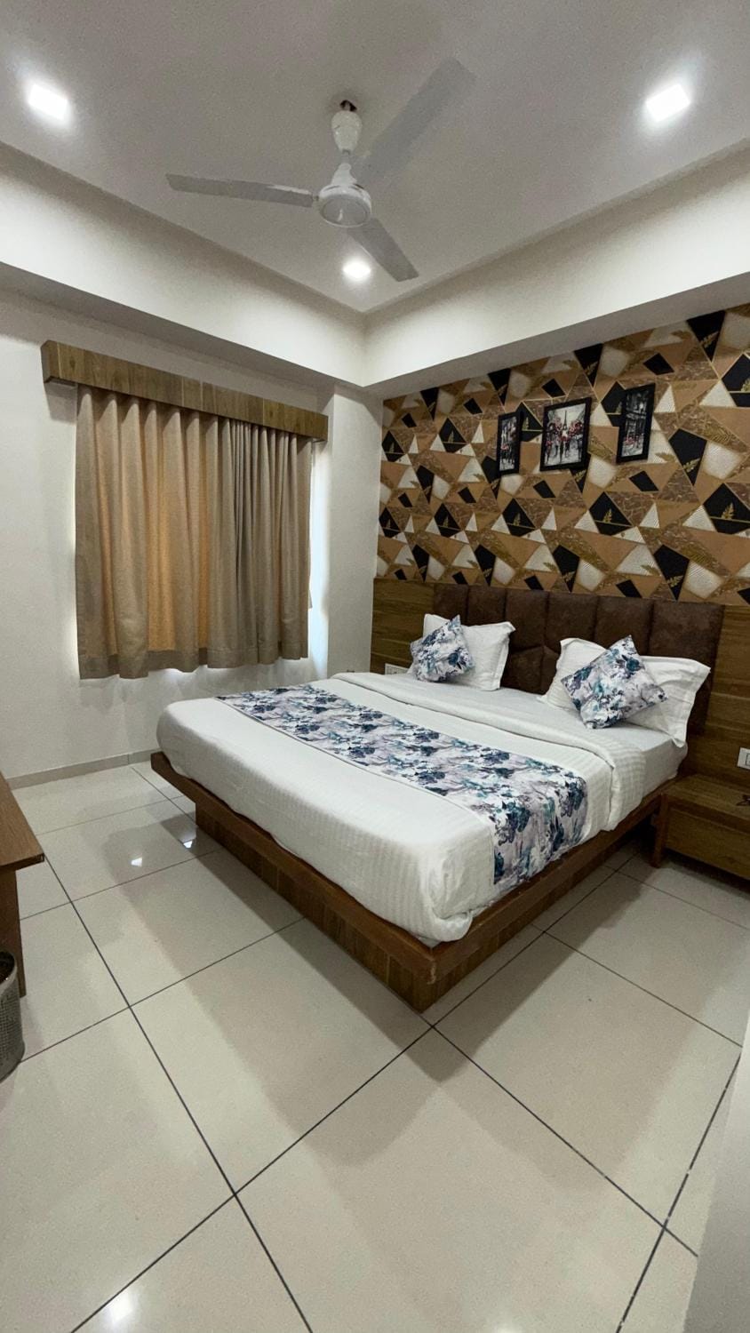 Hotelsuncity inn Hotel in Vadodara