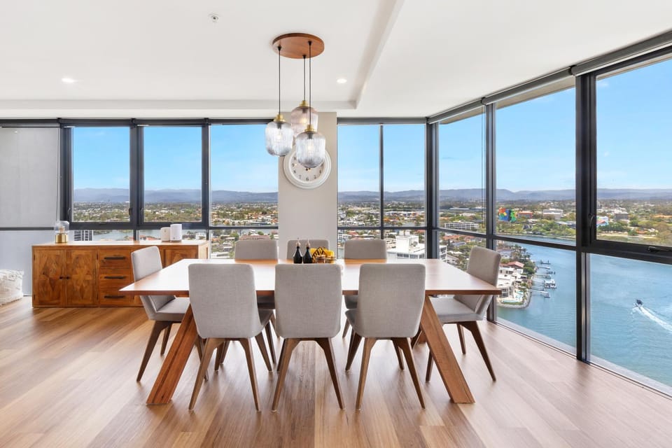 View (from property/room), Balcony/Terrace, Dining area