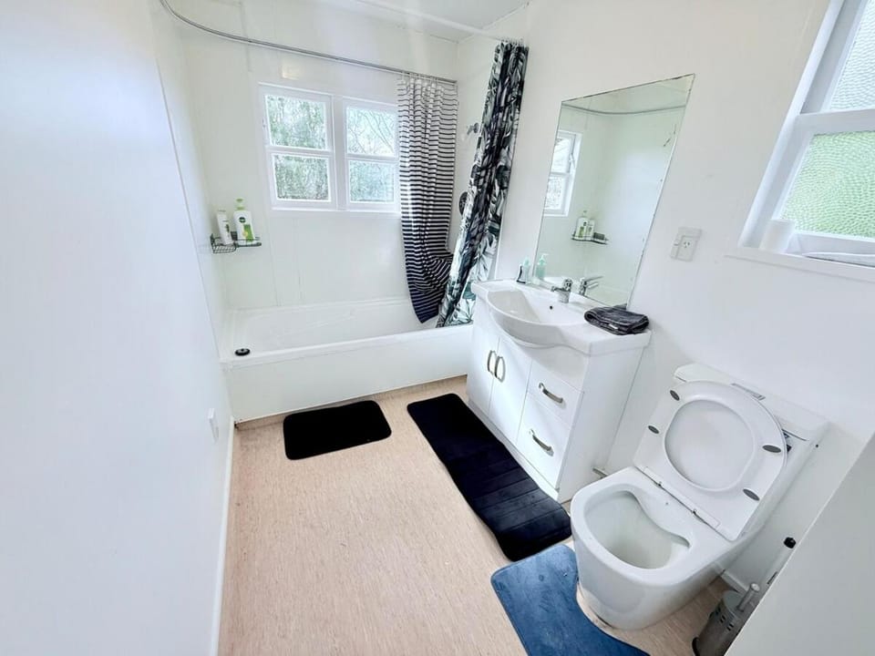 Toilet, Bathroom, Bath, towels