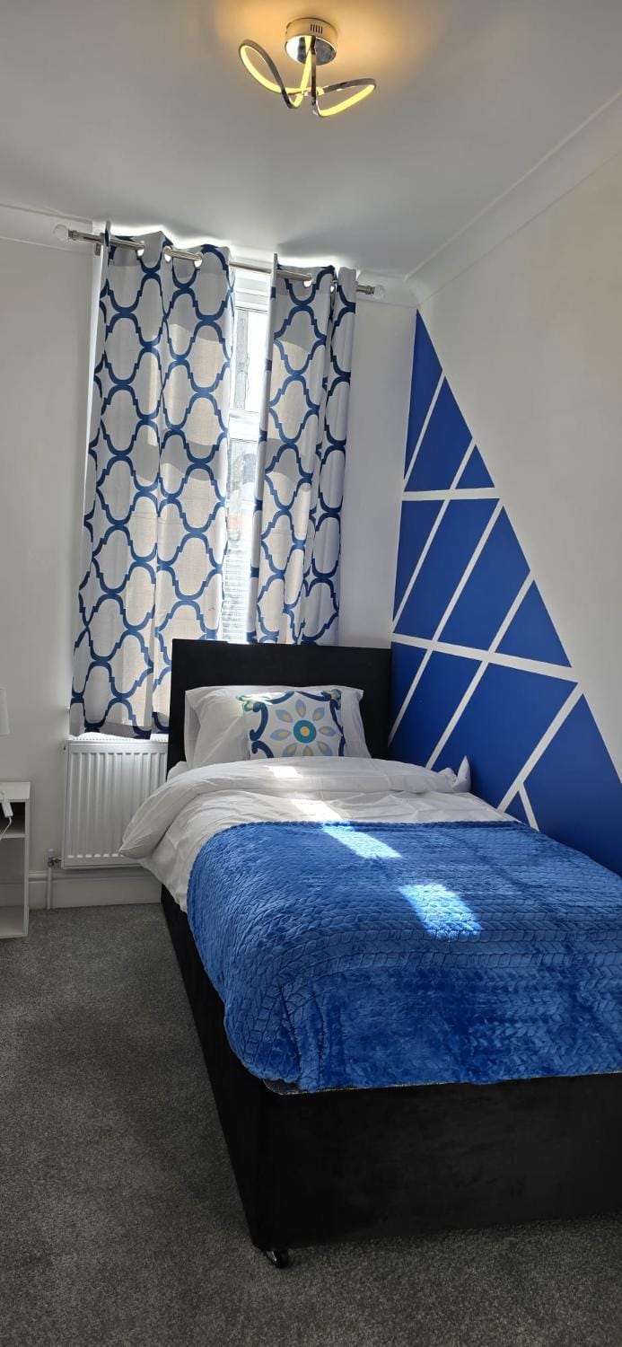 May St Drive - Huge Disct-Free Wifi nd Parking House in Sunderland