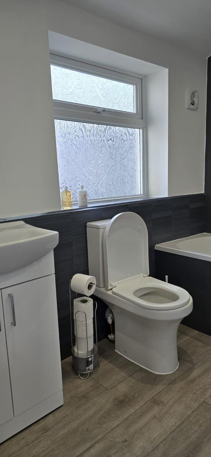 May St Drive - Huge Disct-Free Wifi nd Parking House in Sunderland