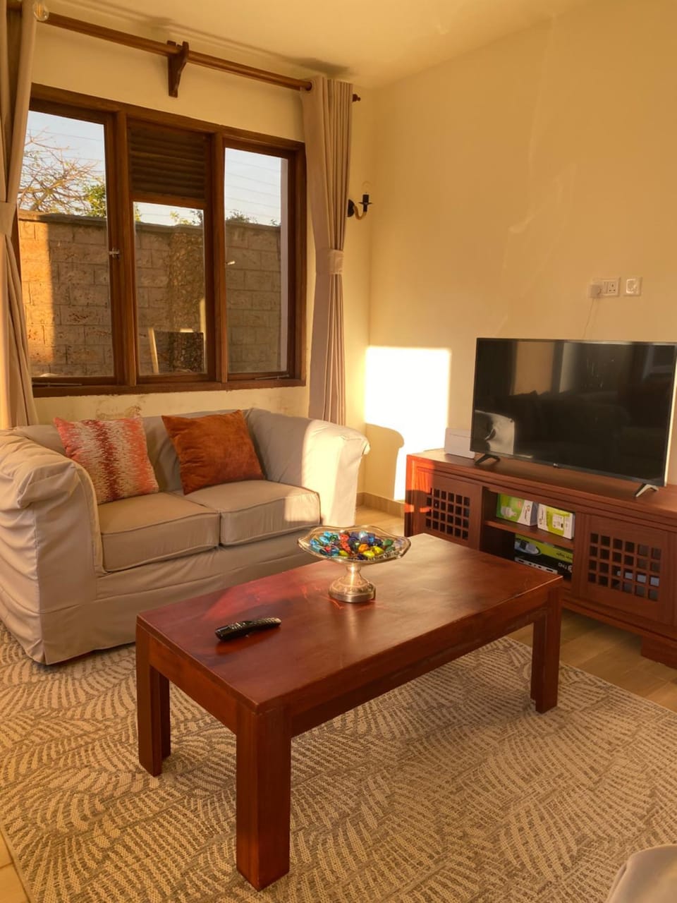 Communal lounge/ TV room, Living room