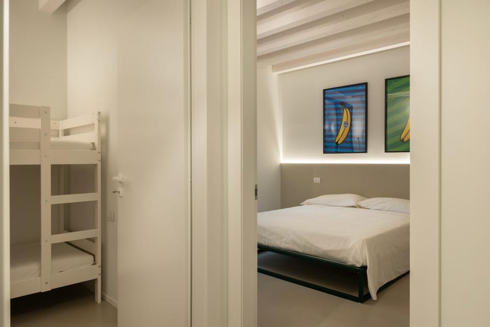 Photo of the whole room, Bedroom, bunk bed