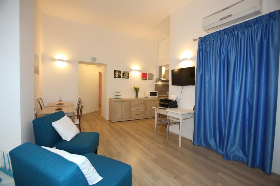 Communal lounge/ TV room, Other, Internal: Not applicable to any particular room