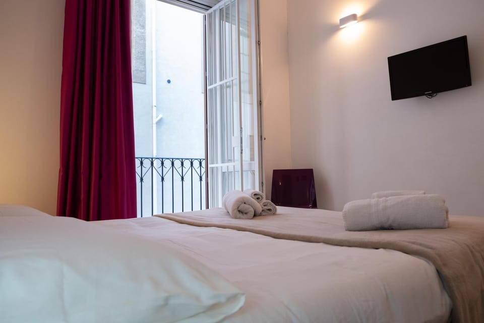 Bathroom, View (from property/room), Balcony/Terrace, Balcony/Terrace, Bedroom, City view, Street view