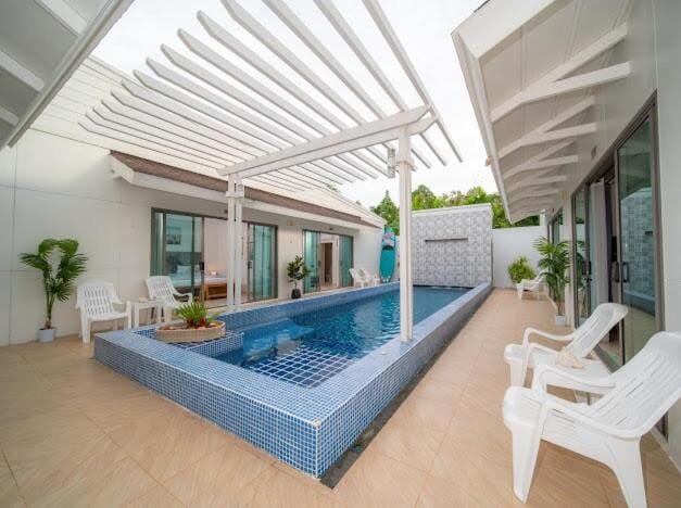 泰国普吉岛Yona豪华海边四卧室4号 Villa in Phuket
