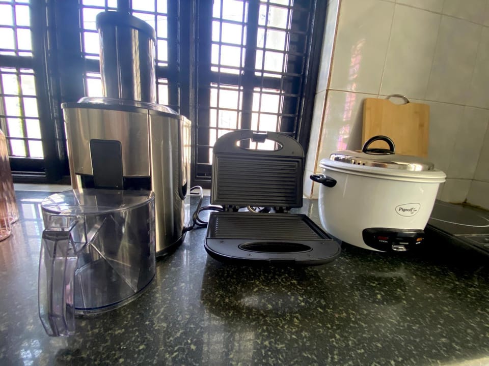 Coffee/tea facilities, toaster