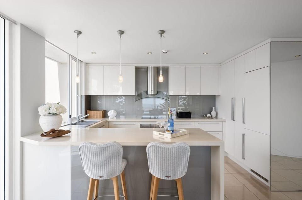 dishwasher, microwave, oven, stove, kitchen