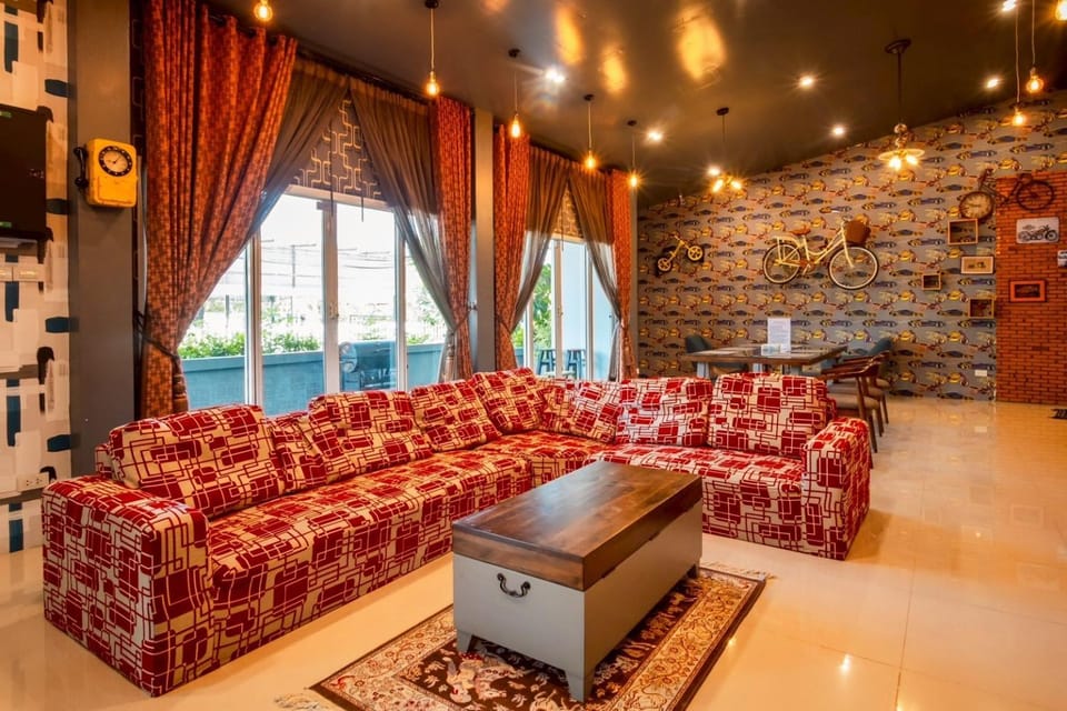 Living room, Seating area