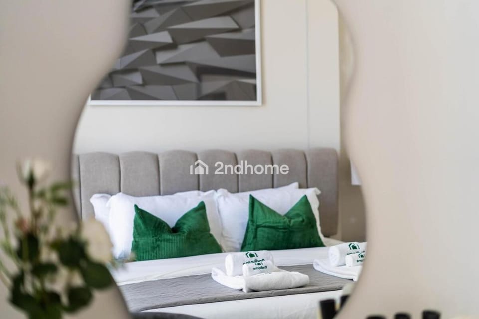 Luxurious Furnishing Direct Access to Dubai Mall Apartment in Dubai
