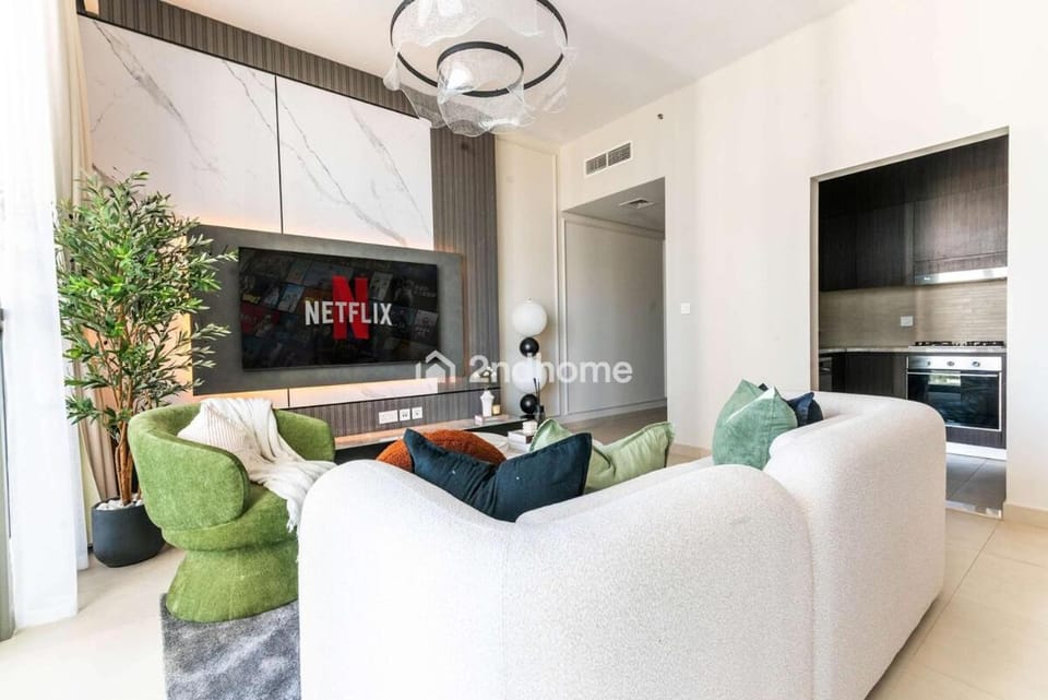 Luxurious Furnishing Direct Access to Dubai Mall Apartment in Dubai