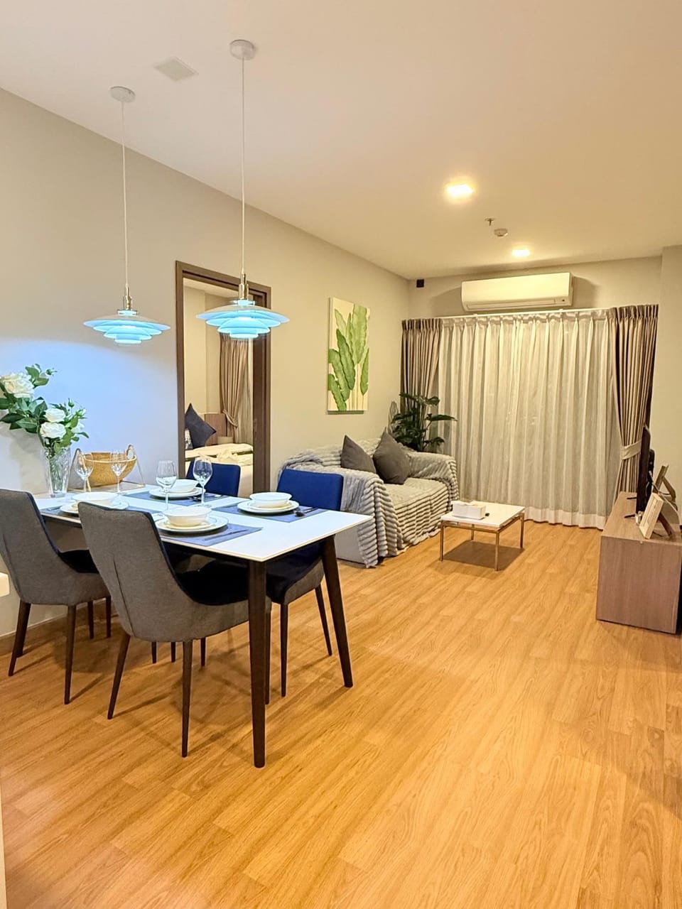 Living room, Dining area