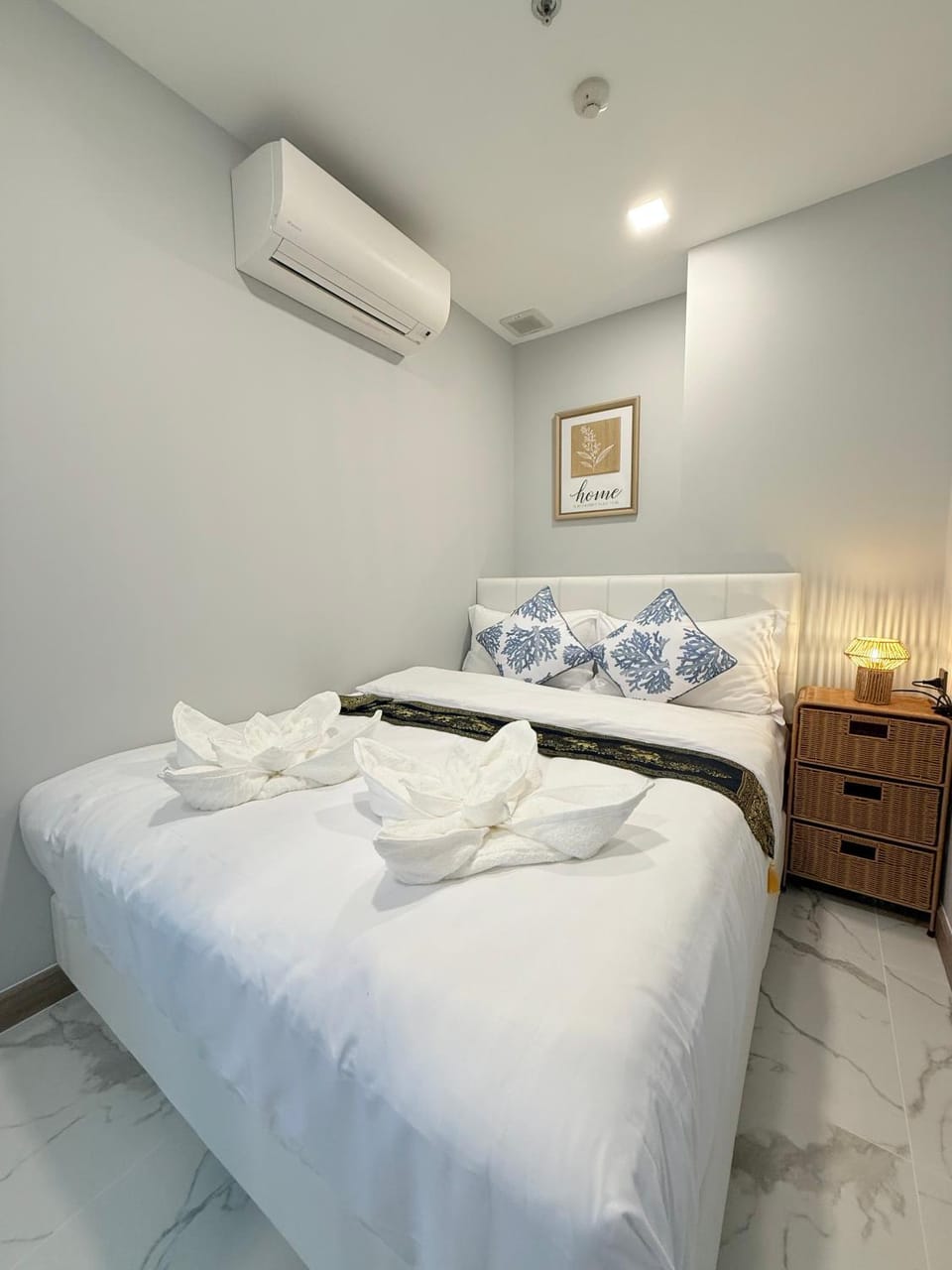 Bed, air conditioner