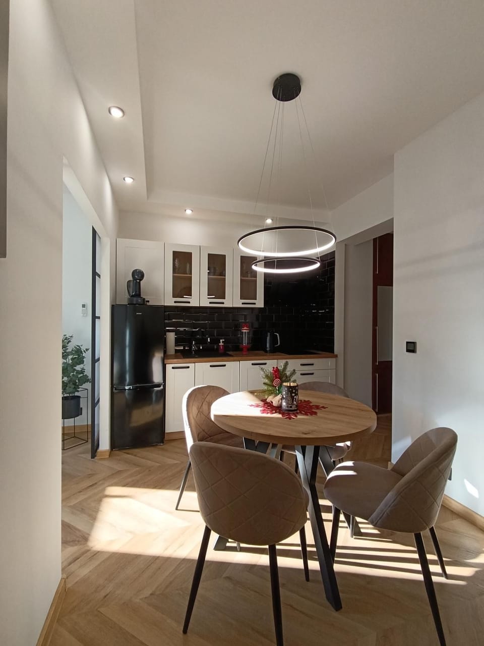Coffee/tea facilities, Kitchen or kitchenette, Dining area, pet friendly, stove