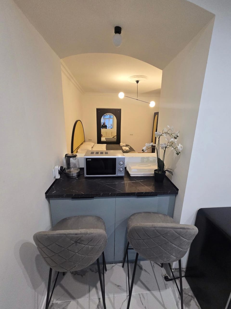 Seating area, Dining area, minibar