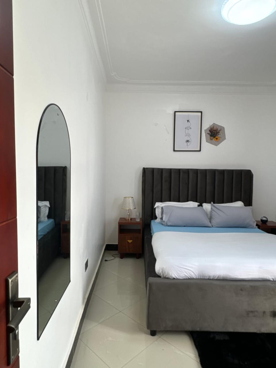 Latifah's ringroad apartment Apartment in Kampala