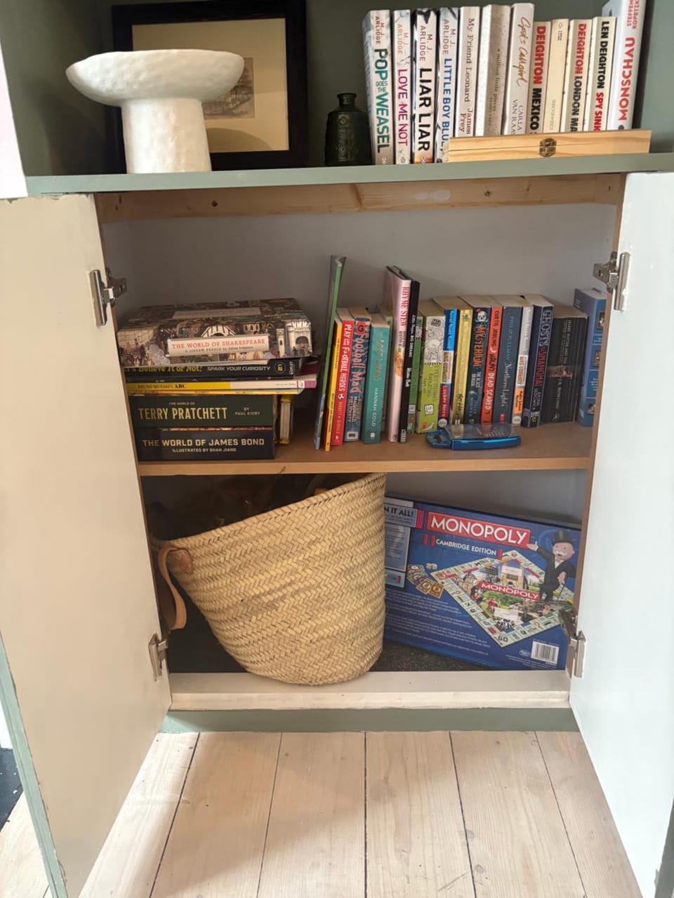 Library, children