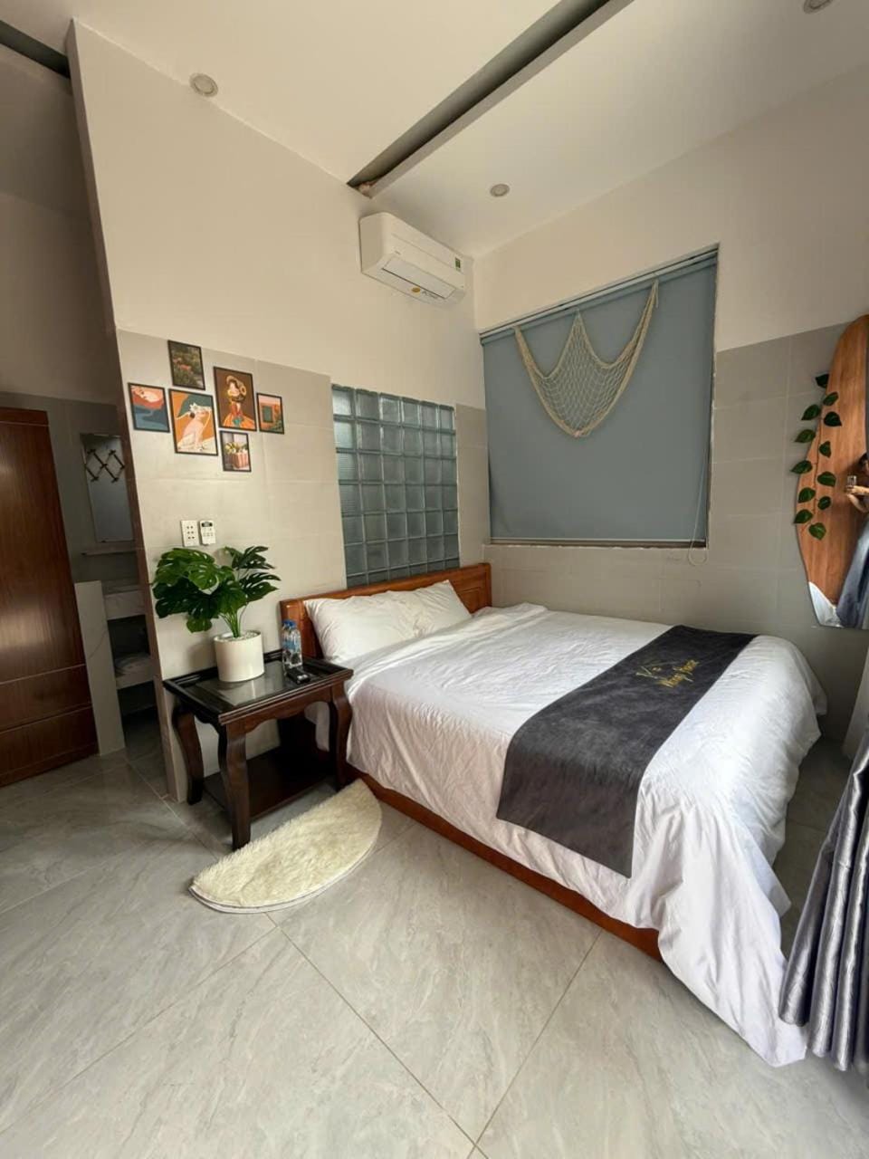 Bed, Bedroom, air conditioner