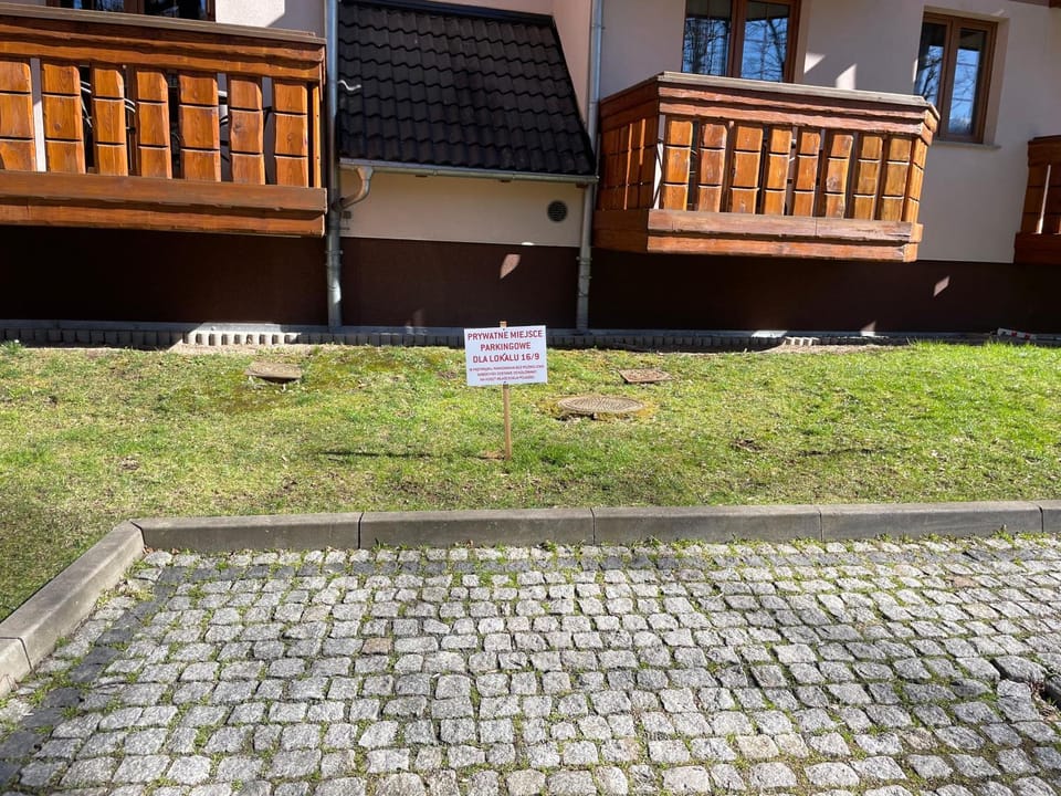 Property building, Street view