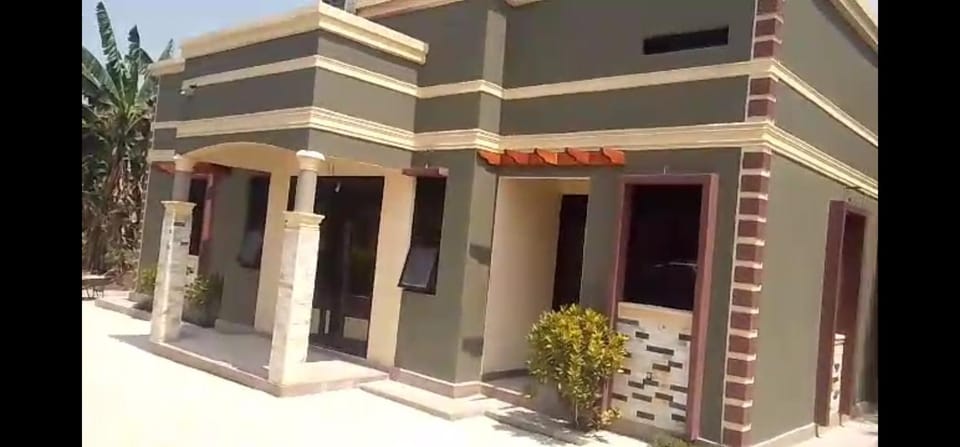 BIYENI Palaces House in Uganda