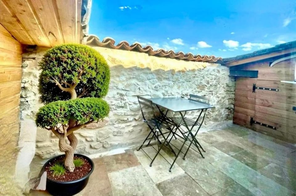 La Tropézienne, charme et confort au coeur du Gard Apartment in Occitanie