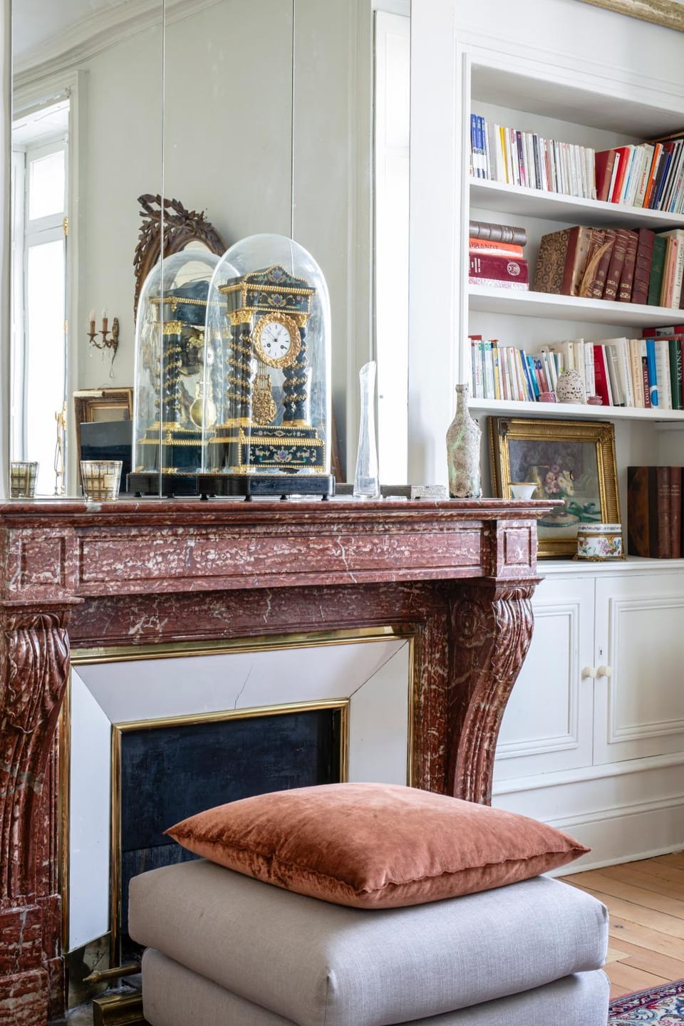 Living room, Decorative detail
