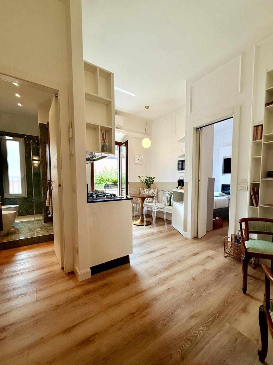 Seating area, Dining area