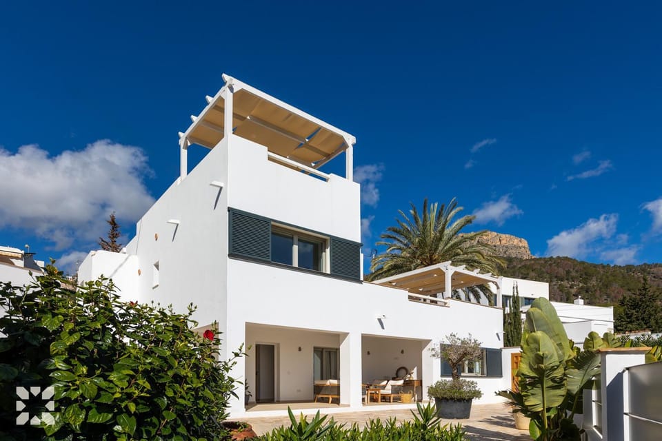Property building, Day, Natural landscape